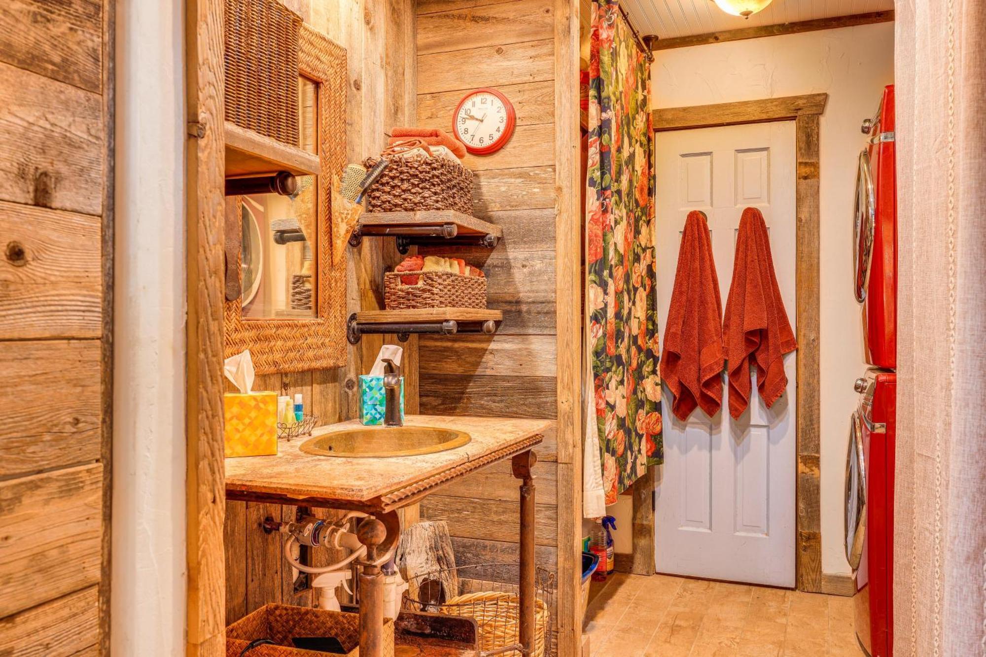 Pet-Friendly Wimberley Cabin With Fire Pit And Hot Tub Esterno foto