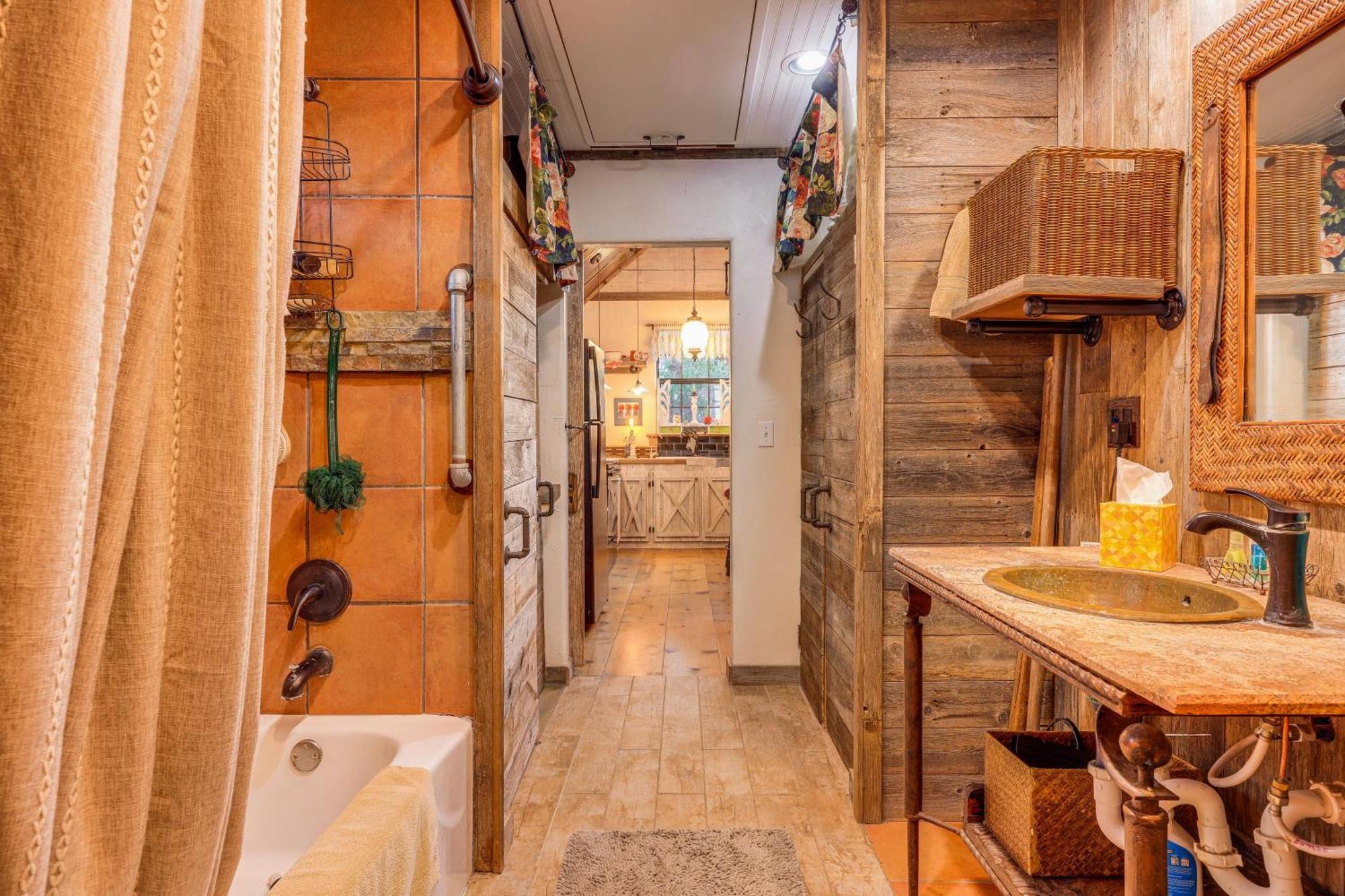 Pet-Friendly Wimberley Cabin With Fire Pit And Hot Tub Esterno foto