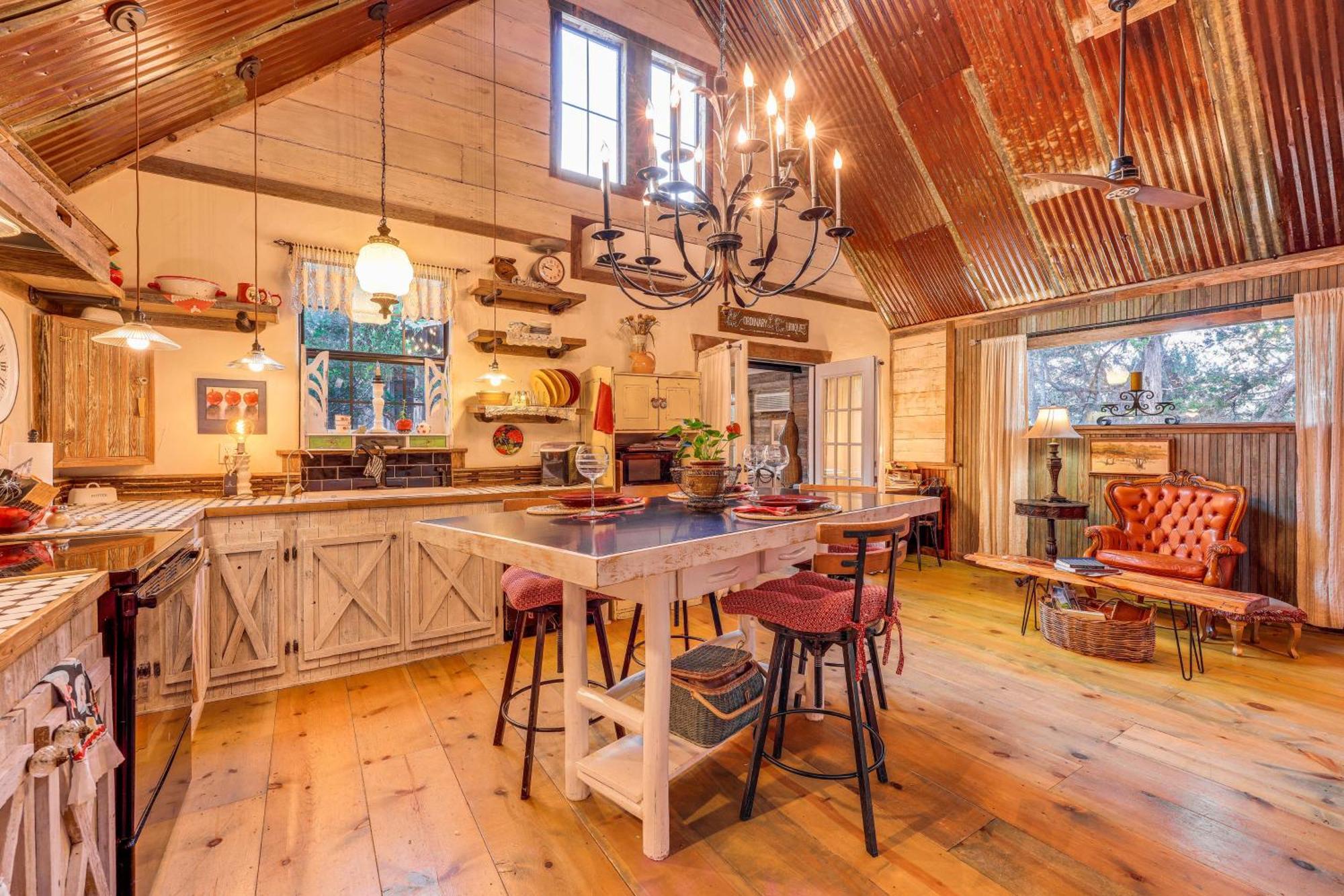 Pet-Friendly Wimberley Cabin With Fire Pit And Hot Tub Esterno foto