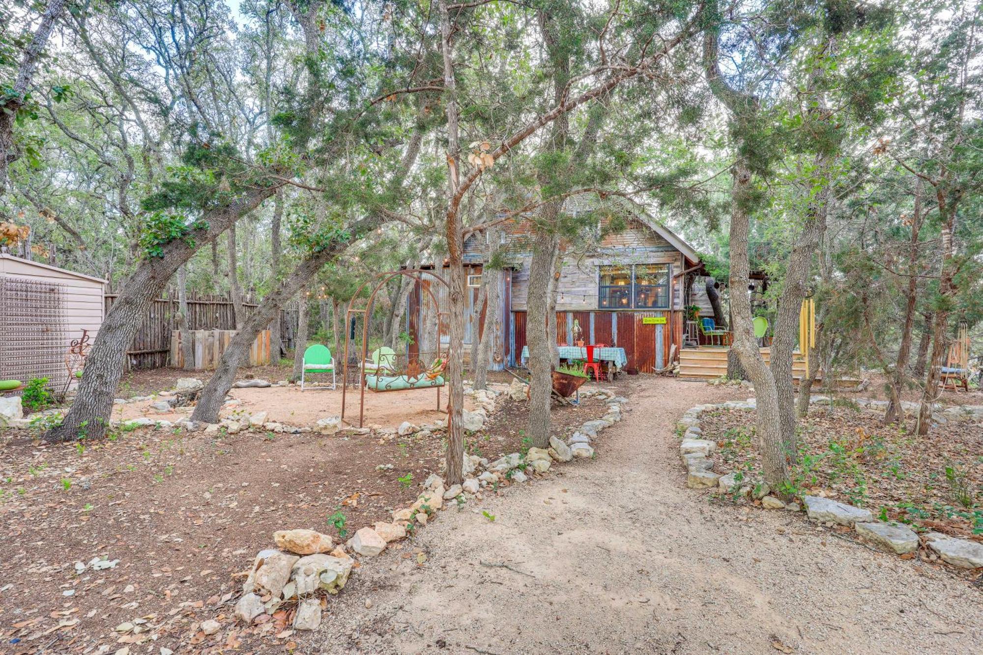 Pet-Friendly Wimberley Cabin With Fire Pit And Hot Tub Esterno foto