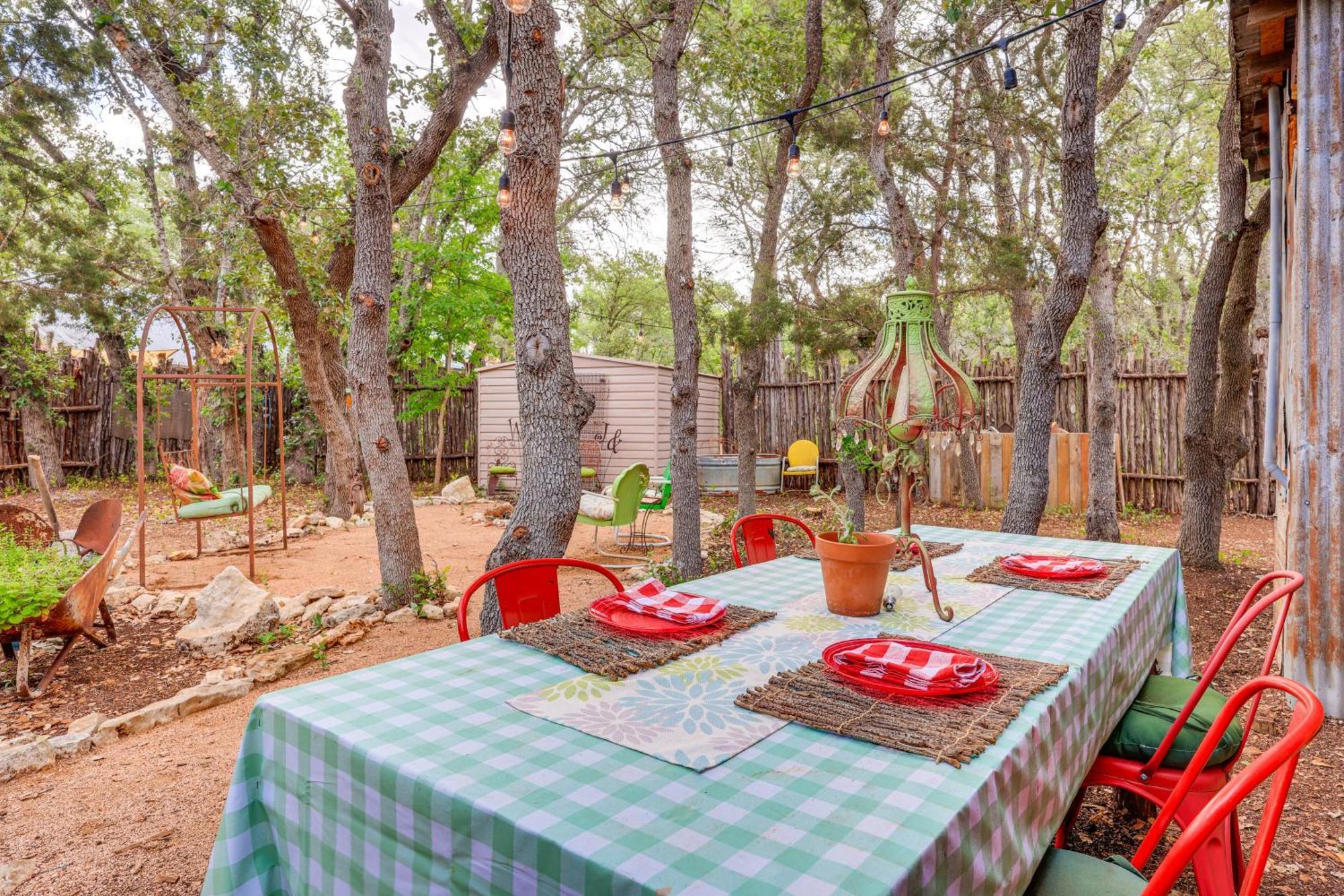 Pet-Friendly Wimberley Cabin With Fire Pit And Hot Tub Esterno foto