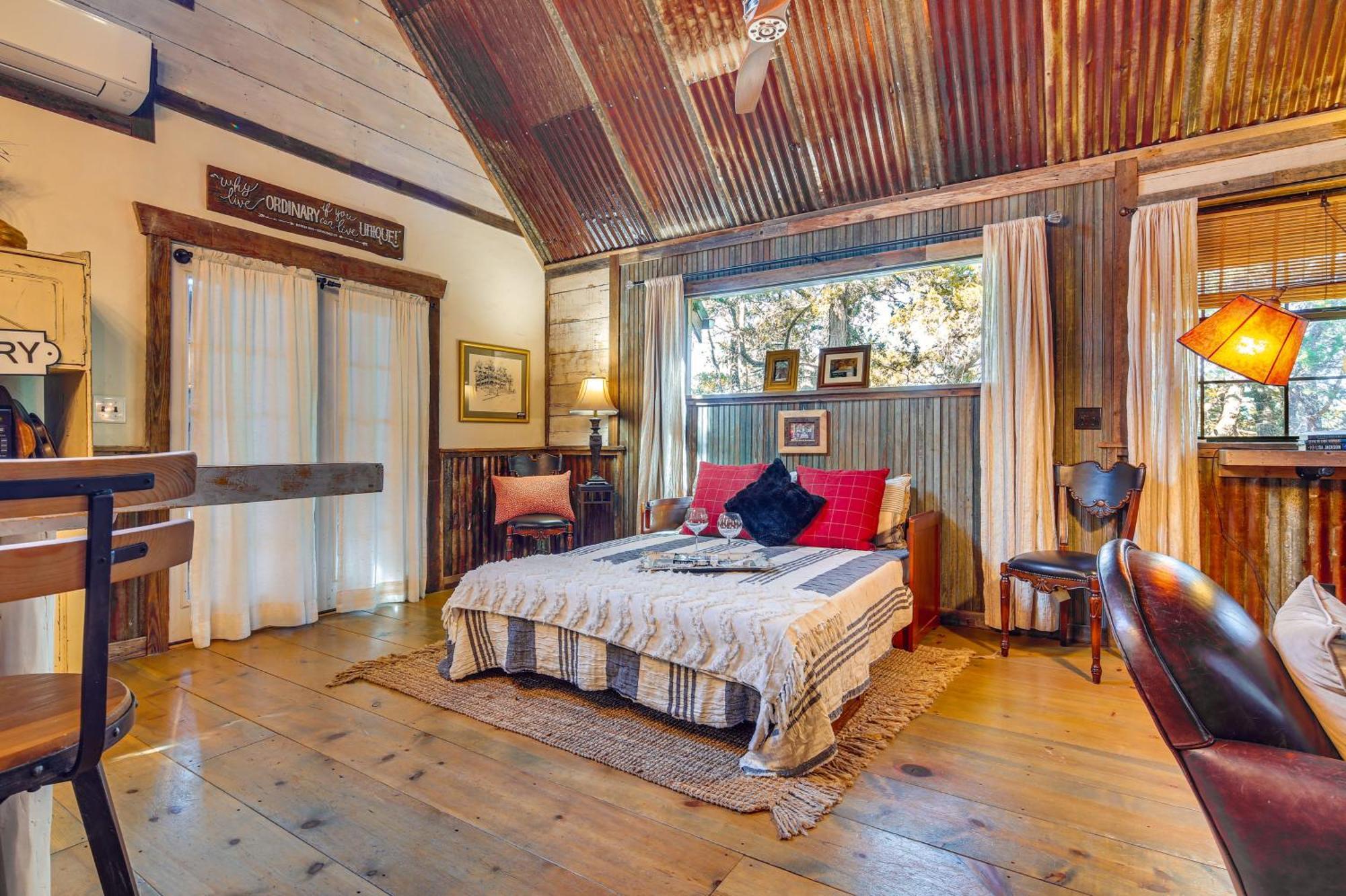Pet-Friendly Wimberley Cabin With Fire Pit And Hot Tub Esterno foto